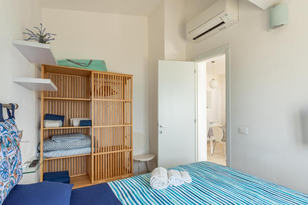 Appartamento Fronte Mare - Waterfront Apartment Putzu Idu Exterior foto
